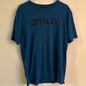Oakley T-Shirt Mens XL Custom Fit Blue Cotton Spell Out Graphic Casual Adult